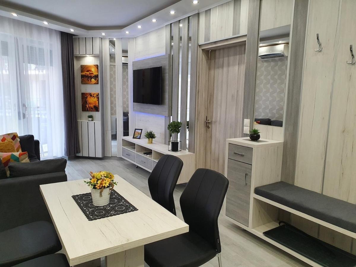 Zsazsa's Royal In The Center Of Boedapest